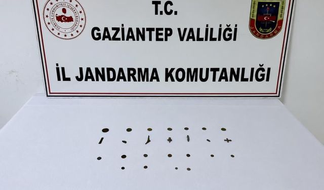 Tarihi Eserleri Satamadan Yakalandı
