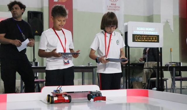 Mucit Öğrencilerin Robotları Kıyasıya Yarıştı
