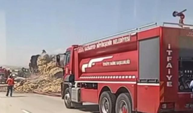 Saman Yüklü Tır Alev Alev Yandı