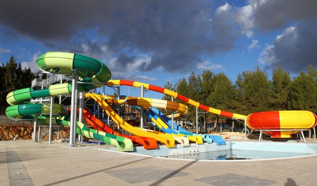 Vatandaşlar Havuz ve Tatil Tesislerine Akın Ediyor