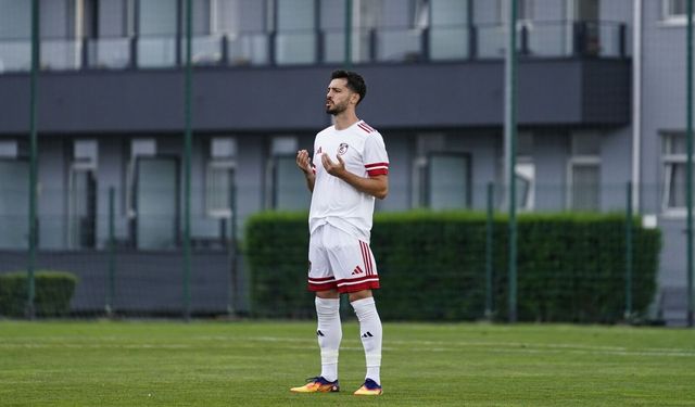 Arda Kızıldağ sahaya dua ederek çıktı