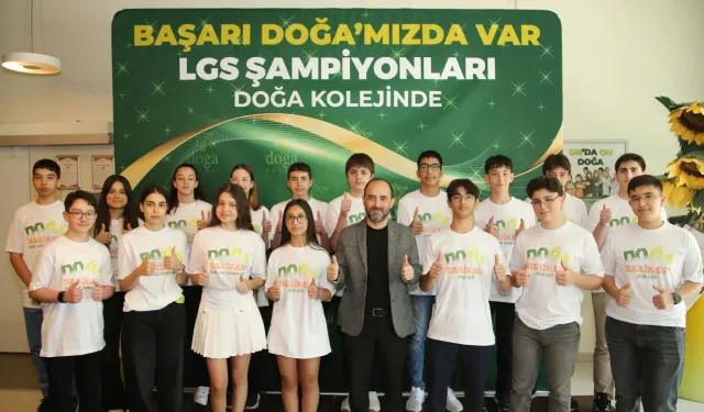 LGS'de Zirveye Çıkan 11 Öğrenci Ödüllendirildi