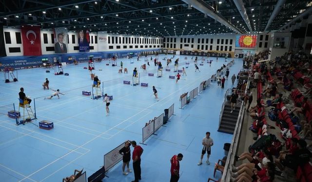 Gaziantep ekibi Badminton Ligleri'nde korta çıktı