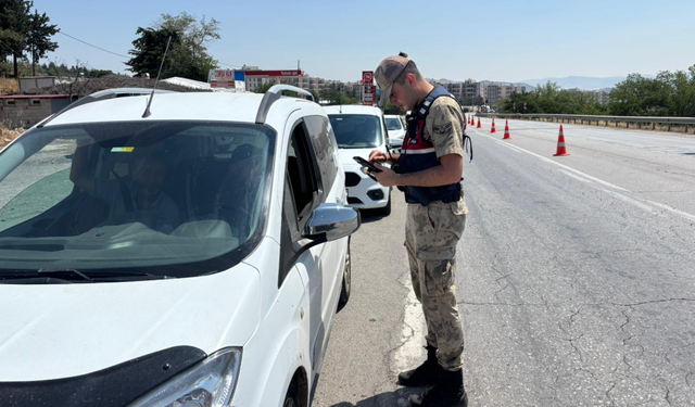 Gaziantep'te Sıkı Denetim: 25 Aranan Şahıs Yakalandı