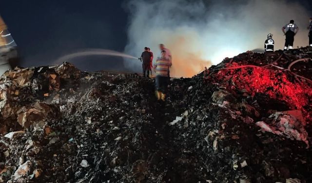 Fabrika Yangını İtfaiye Ekiplerince Söndürüldü