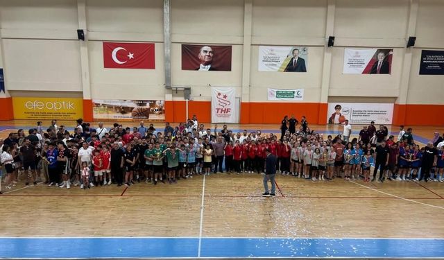 Minik hentbolculardan büyük başarı