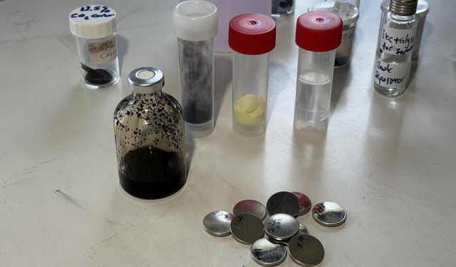 Türk Bilim İnsanlarından Pil Ömrünü Uzatacak Buluş
