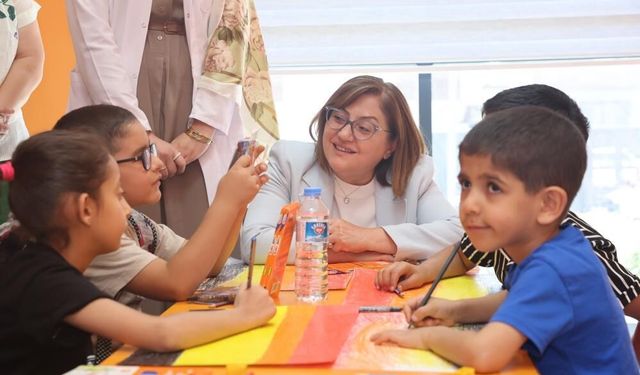 Şahin Yaz Okullarındaki Öğrencilerle Buluştu