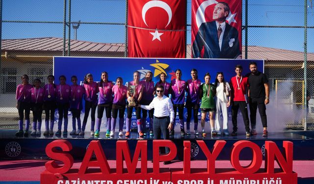 Kupalar Gaziantep'te sahiplerini buldu