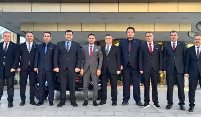 Yeniden Refah'ta İstifa Dalgası
