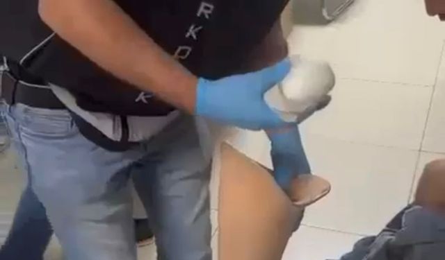 Protez Bacağı Söken Polisler Gördüklerine İnanamadı