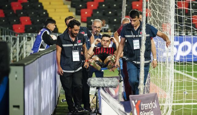 Fuat Oyunu Yarıda Bıraktı: Kötü Zemin Sakatladı