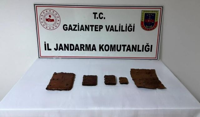 Gaziantep’te tarihi eser kitap ele geçirildi
