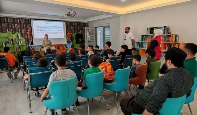 Gençlere bilinçli internet kullanımı anlatıldı