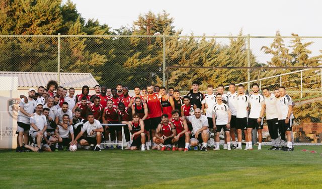 Juninho Bacuna'ya Antrenmanda Doğum Günü Sürprizi