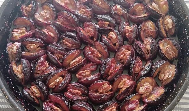 Dalda Kalan Ton Eriği Cevizli Tatlıya Dönüştü