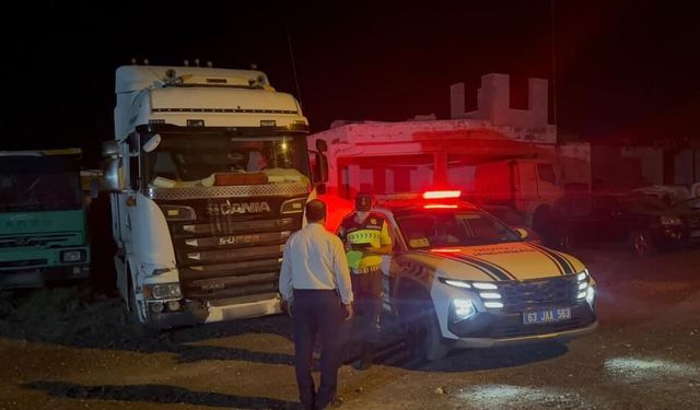 Gaziantep yolunda sahte plakalı tır yakalandı