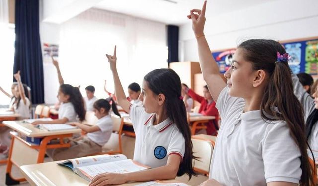 Bazı okullarda ders süresi yeniden düzenleniyor