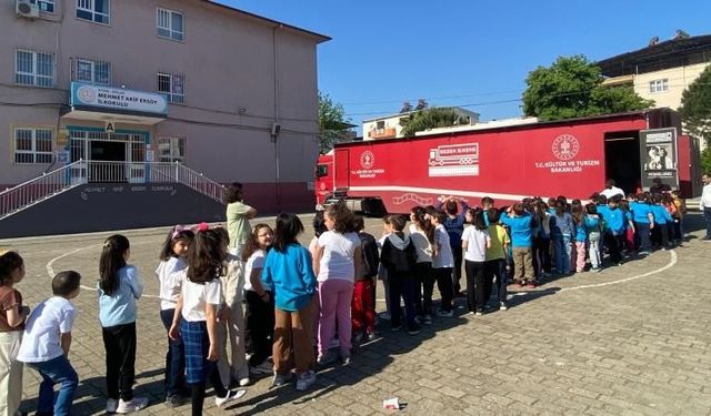 Sinemayı çocukların ayağına götürdüler