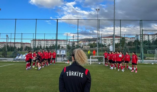U19 Kadın Millî Takımı’nın Erzurum kampı sona erdi