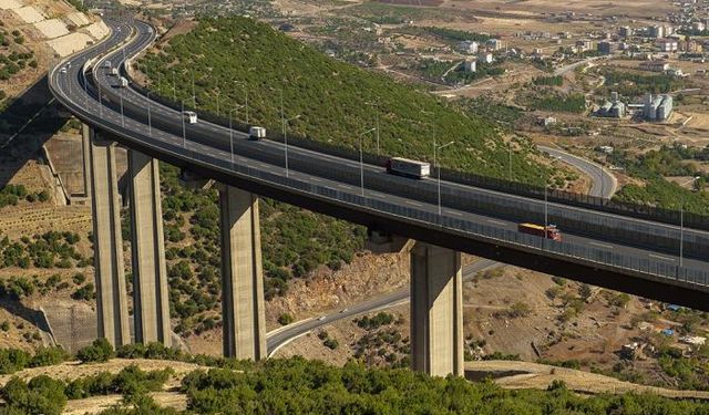 Türkiye'nin Mühendislik Harikası: Nurdağı Atatürk Viyadüğü