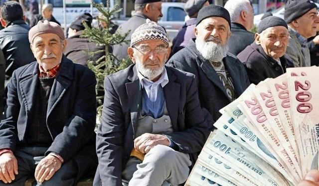 Emeklilere 50 Bin TL’ye Kadar Kredi Seçeneği