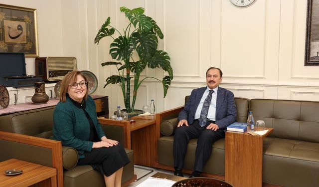 Veysel Eroğlu'ndan Fatma Şahin'e Ziyaret