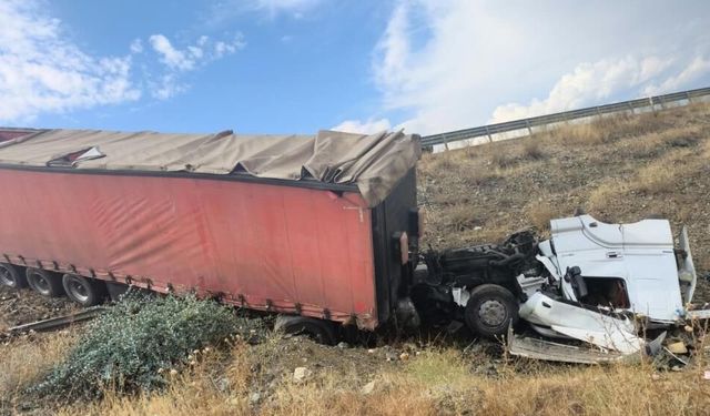 İslahiye'de Tır Şarampole Uçtu
