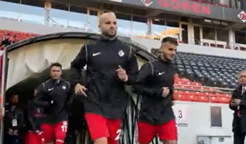Gaziantep FK - Boluspor Maçı Karşılaşması! "Isınmak İçin Sahalardayız"