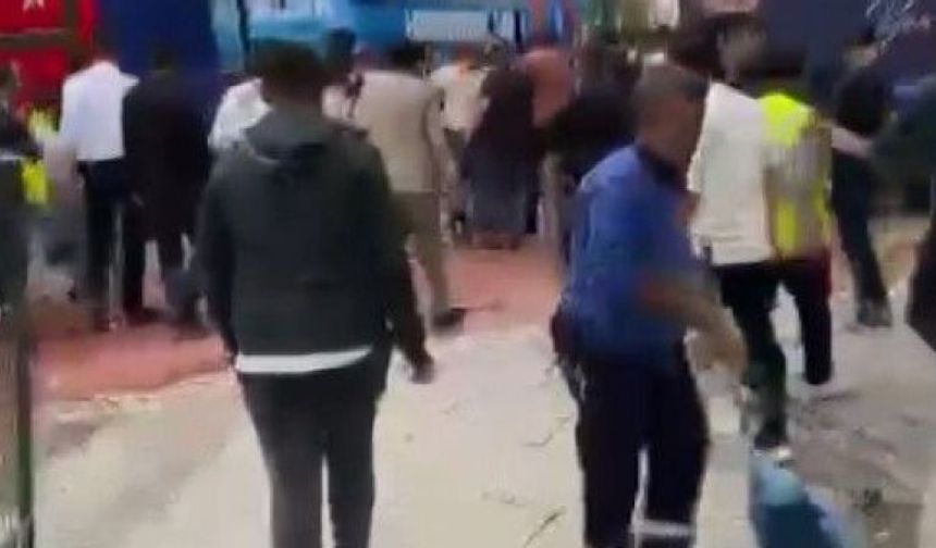 CHP'liler ile AK Parti'liler arasında kavga çıktı, CHP'li meclis üyesi silahına sarıldı