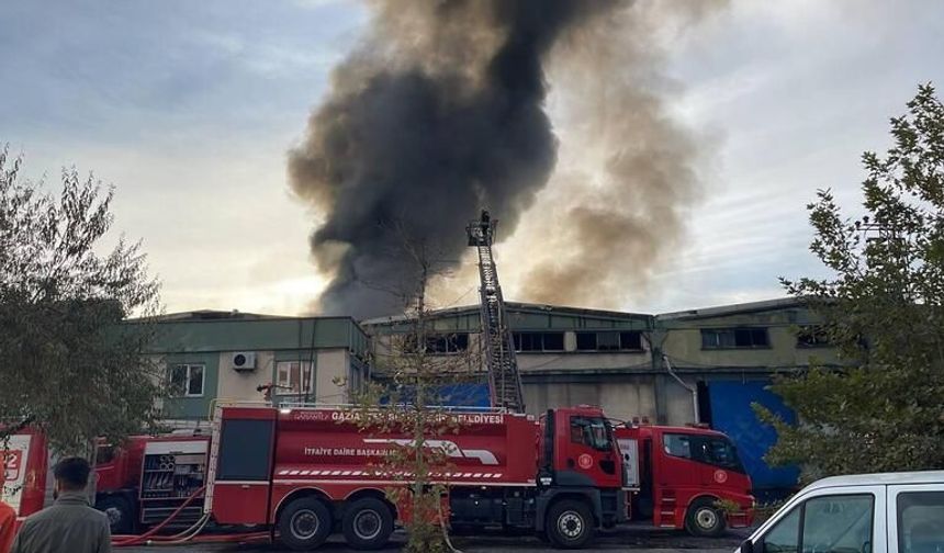 Gaziantep'te geri dönüşüm fabrikasında yangın