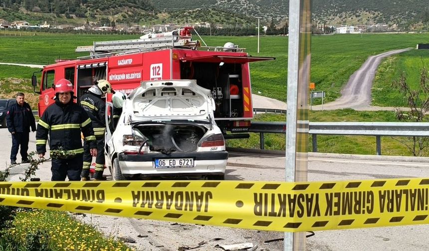 Gaziantep’te Kazaya Karışan Aracın LPG Tankında Oluşan Gaz Kaçağı Ekipleri Teyakkuza Geçirdi