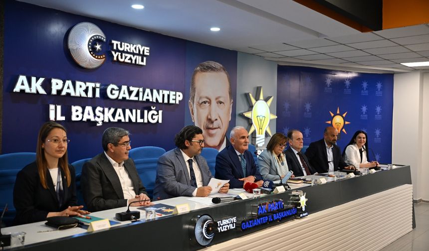 AK Parti Genel Başkan Yardımcısı Yılmaz, Gaziantep'te partililerle buluştu