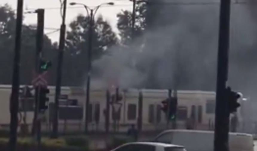 Gaziantep'te Hareketli Saatler! Tramvaya Yıldırım Düştü