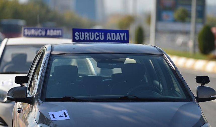 Sürücü kurslarından A1 ehliyet eğitimlerinde fiyat oyunu!