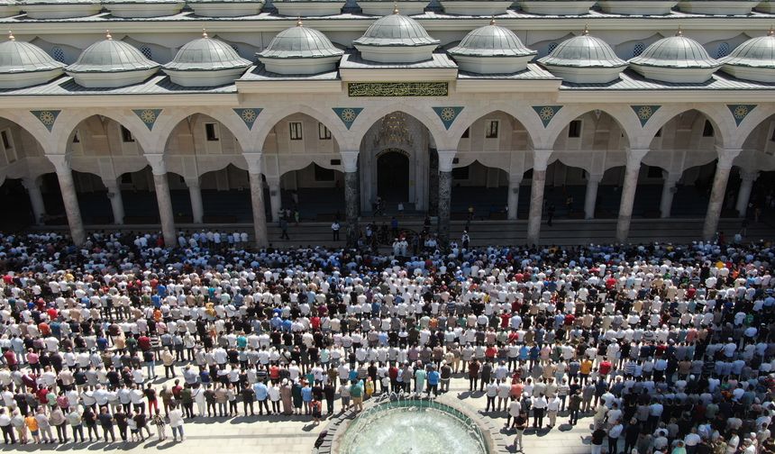 İsmail Haniye için gıyabi cenaze namazı kılındı