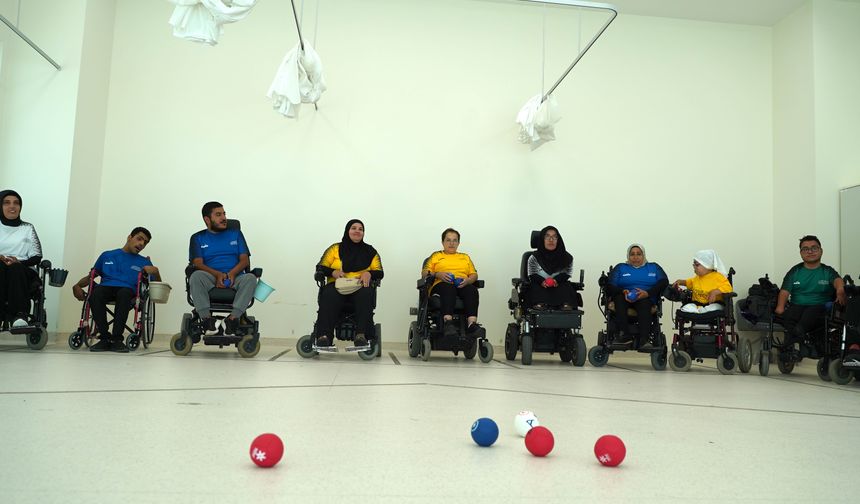 Kas hastası sporcular boccia ile "adapte" oluyor