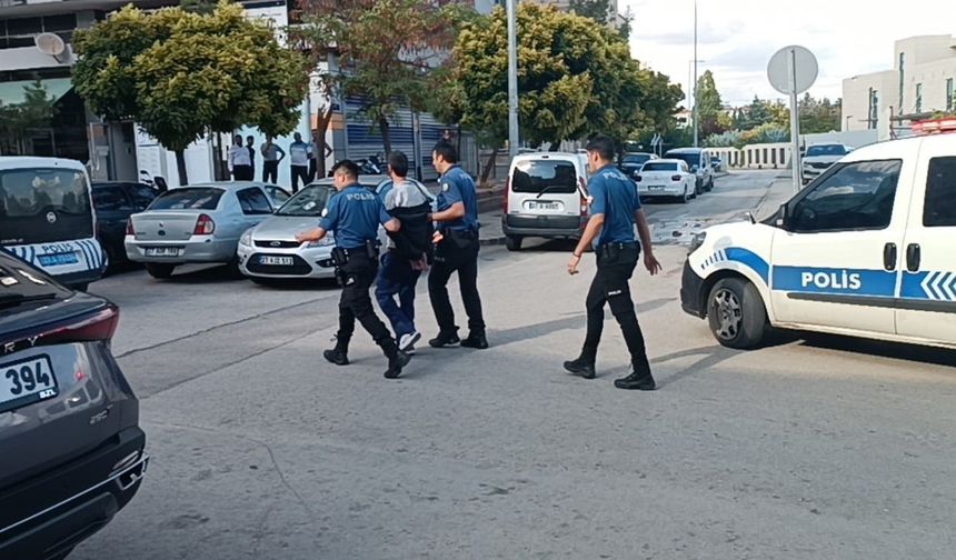 Polis derneğindeki silahlı saldırıyı emekli polis önledi