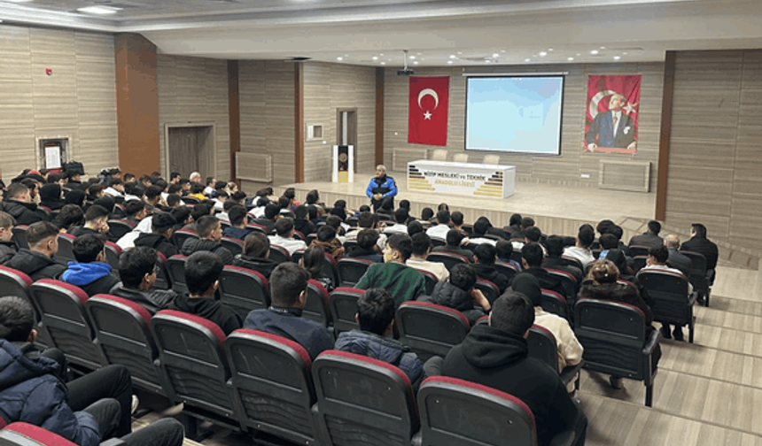 Gaziantep’te polis öğrencileri bilgilendirdi!