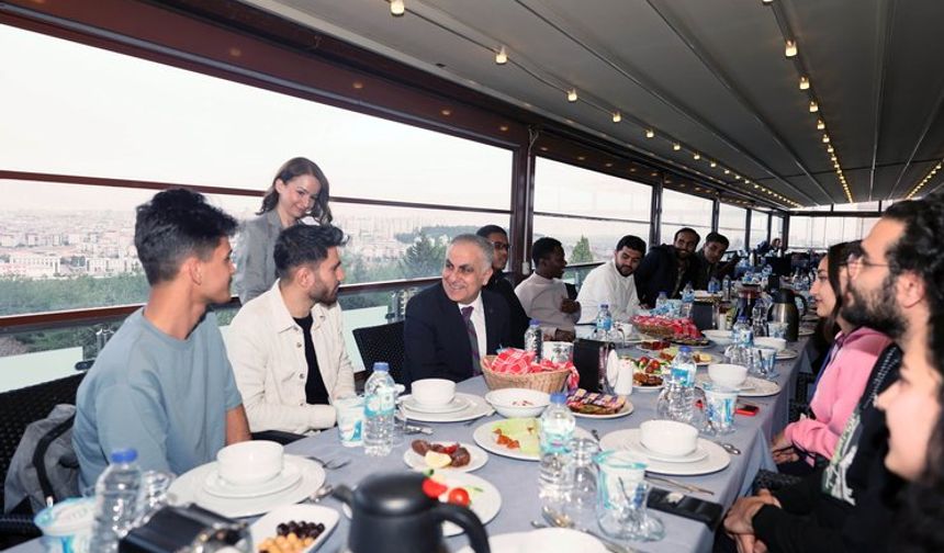 Rektör Doğan Uluslararası Öğrencilerle İftarda Buluştu
