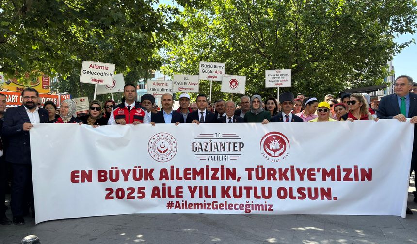 Gaziantep’te “Aile Günü”ne Özel Kortej Yürüyüşü Gerçekleştirildi