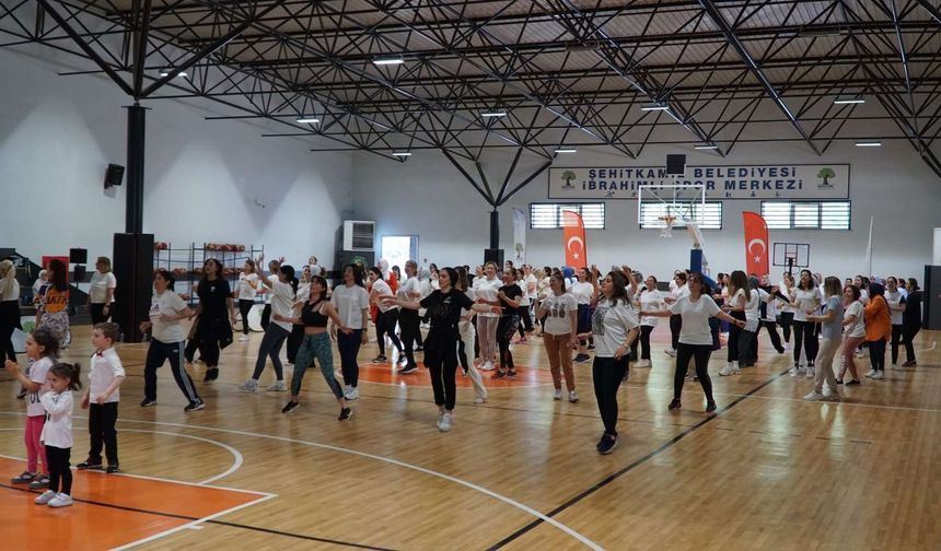 Anneler Çocuklarıyla Yeniden Çocuk Oluyor!