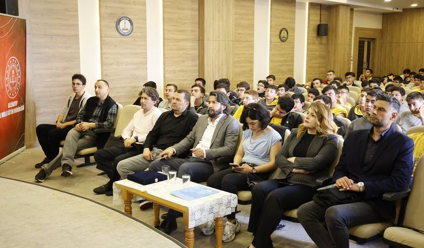 GİBTÜ Bilim Söyleşileri Gençleri Bilimle Buluşturdu