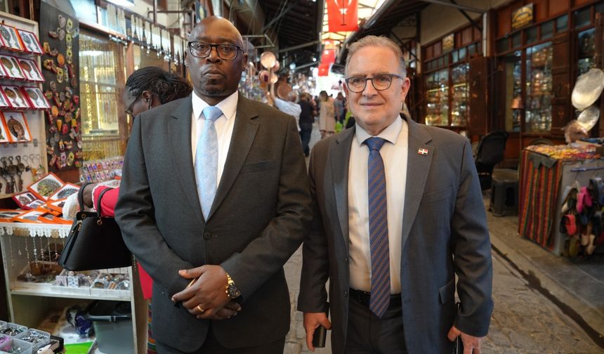 Dominik ve Kenya Büyükelçileri Bakırcılar Çarşısında!