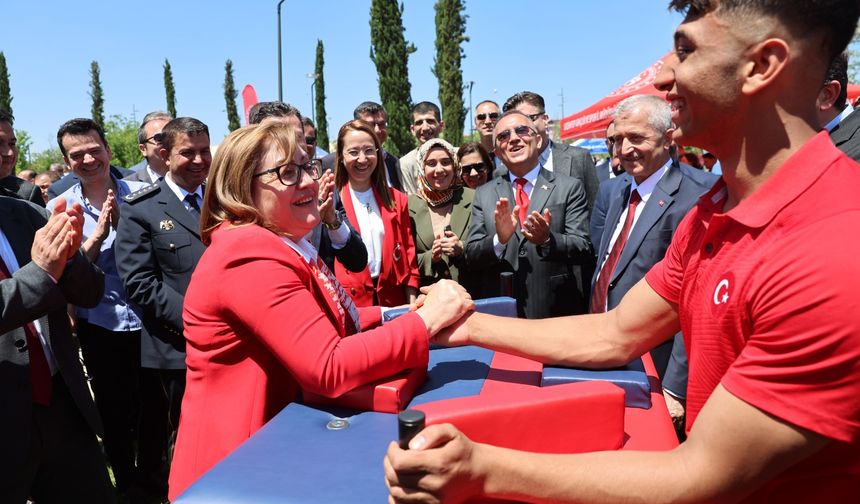 Şahin’in Bileği Bükülmedi