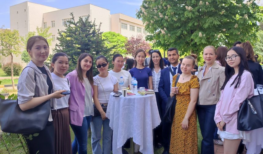 GAÜN’de Makarna Kuyruğu!