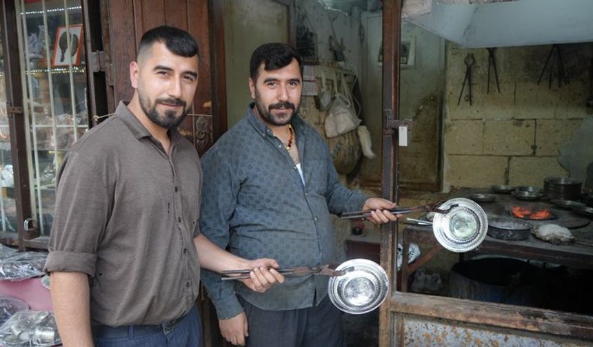 Gaziantepli İkizler Kalaycılık Mesleğini Yaşatıyor