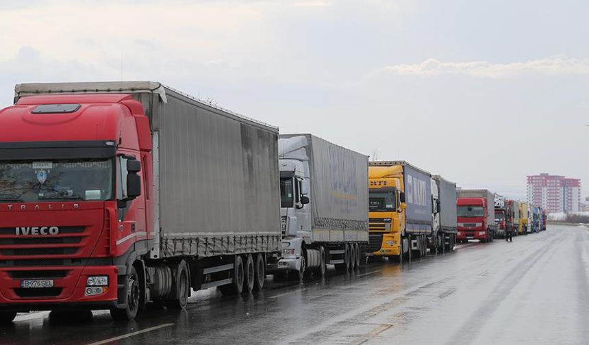 Taşımacılık Sektörü Can Çekişiyor