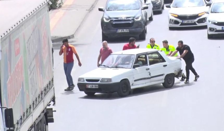Tır, Otomobile Çarptı!