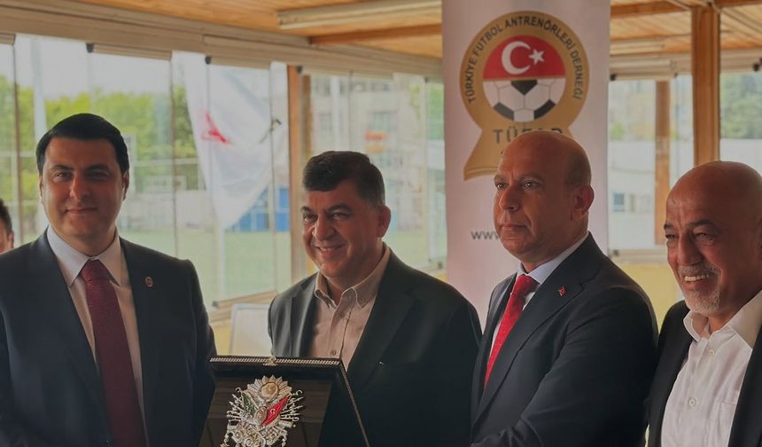 Umut Yılmaz'dan Fadıloğlu'na Plaket